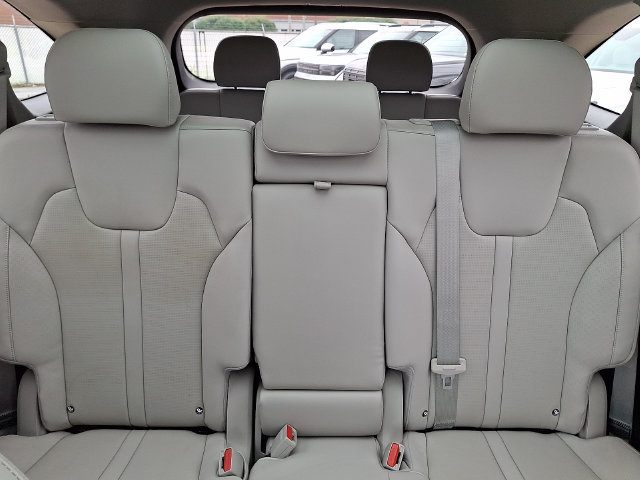 Used 2024 Kia Sorento S w/ Panoramic Sunroof Package FWD image 19