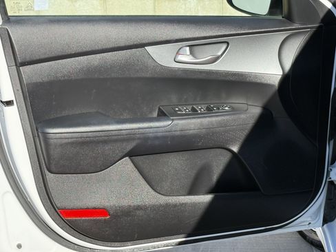 Used 2021 Kia Forte LXS image 16