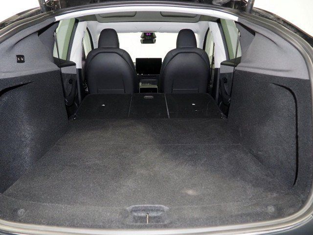 Used 2026 Tesla Model Y Long Range RWD image 49