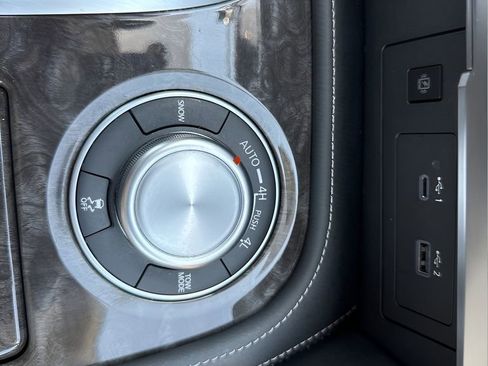 Used 2024 Nissan Armada Platinum w/ Captain's Chairs Package image 26