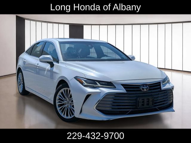 Used 2019 Toyota Avalon Limited FWD image 5