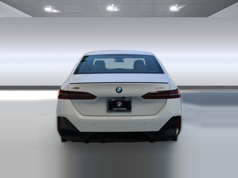 Used 2026 BMW 530i xDrive w/ M Sport Package AWD/4WD image 10