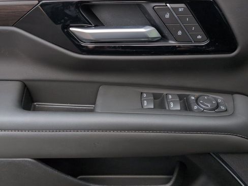 New 2026 Chevrolet Tahoe Z71 w/ Z71 Off-Road Package AWD/4WD image 9