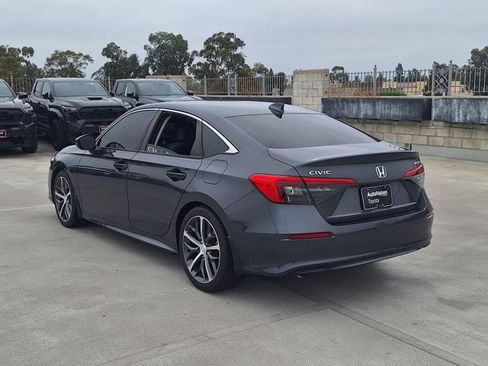 Used 2022 Honda Civic Touring image 7