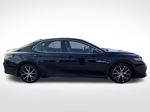 Used 2024 Toyota Camry SE image 8