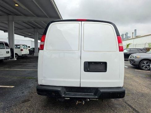 Used 2018 GMC Savana 2500 RWD image 5
