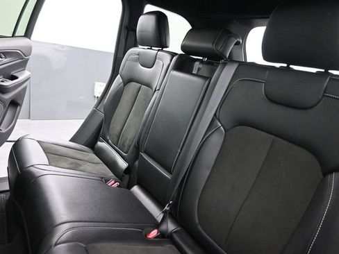 Used 2023 Jeep Grand Cherokee Altitude image 15