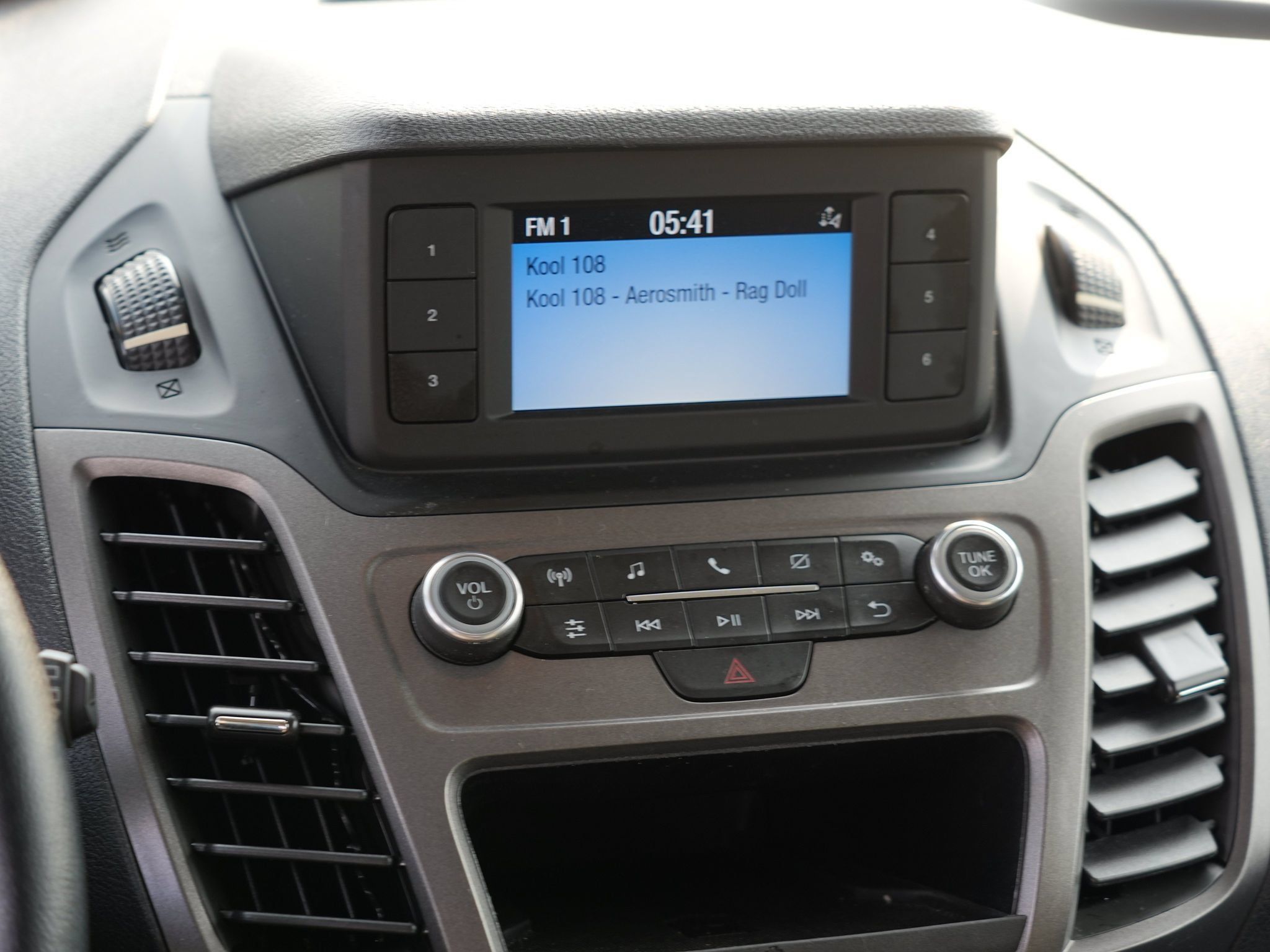 Used 2019 Ford Transit Connect XL FWD image 23