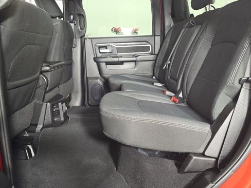 Used 2024 RAM 2500 Big Horn w/ Sport Appearance Package image 25