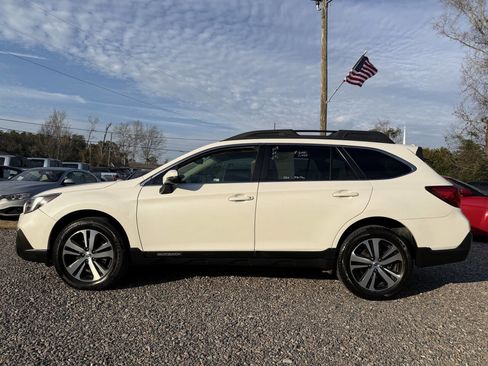 Used 2018 Subaru Outback 2.5i Limited image 1
