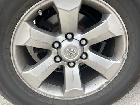 Used 2006 Toyota 4Runner Limited image 12