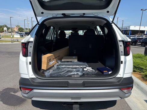 New 2026 Hyundai Tucson SE image 11