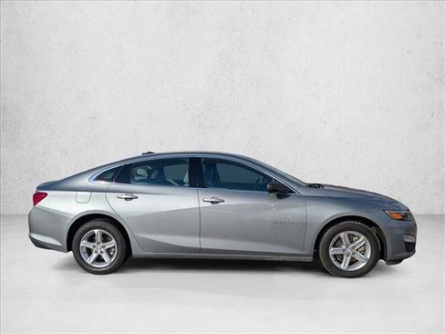 Used 2023 Chevrolet Malibu LS image 4