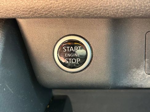Used 2021 Nissan Rogue SV FWD image 23