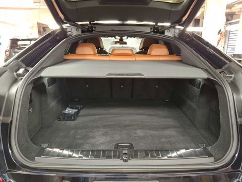 Used 2022 BMW X6 xDrive40i w/ Executive Package image 29