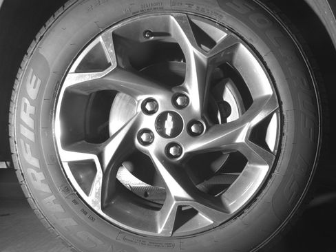 Used 2025 Chevrolet Trax LT FWD image 13