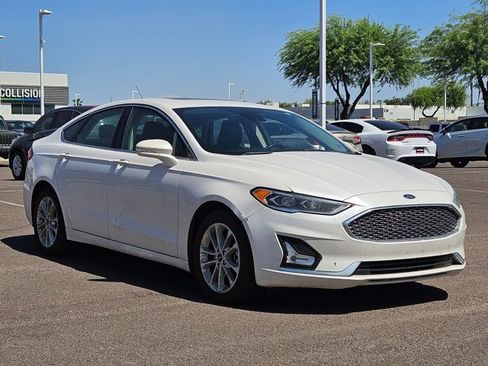 Used 2019 Ford Fusion Energi Titanium FWD image 3