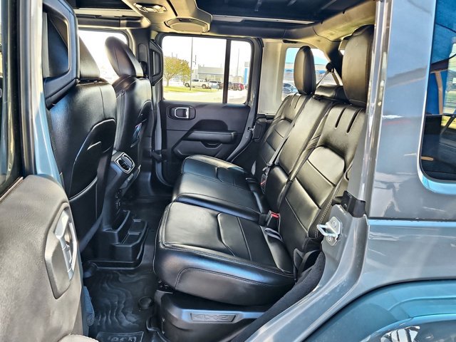 Used 2021 Jeep Wrangler Unlimited Sahara w/ Cold Weather Group AWD/4WD image 19