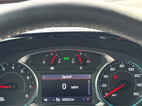 Used 2023 Chevrolet Traverse LT image 5