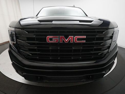Used 2025 GMC Sierra 1500 Elevation image 21