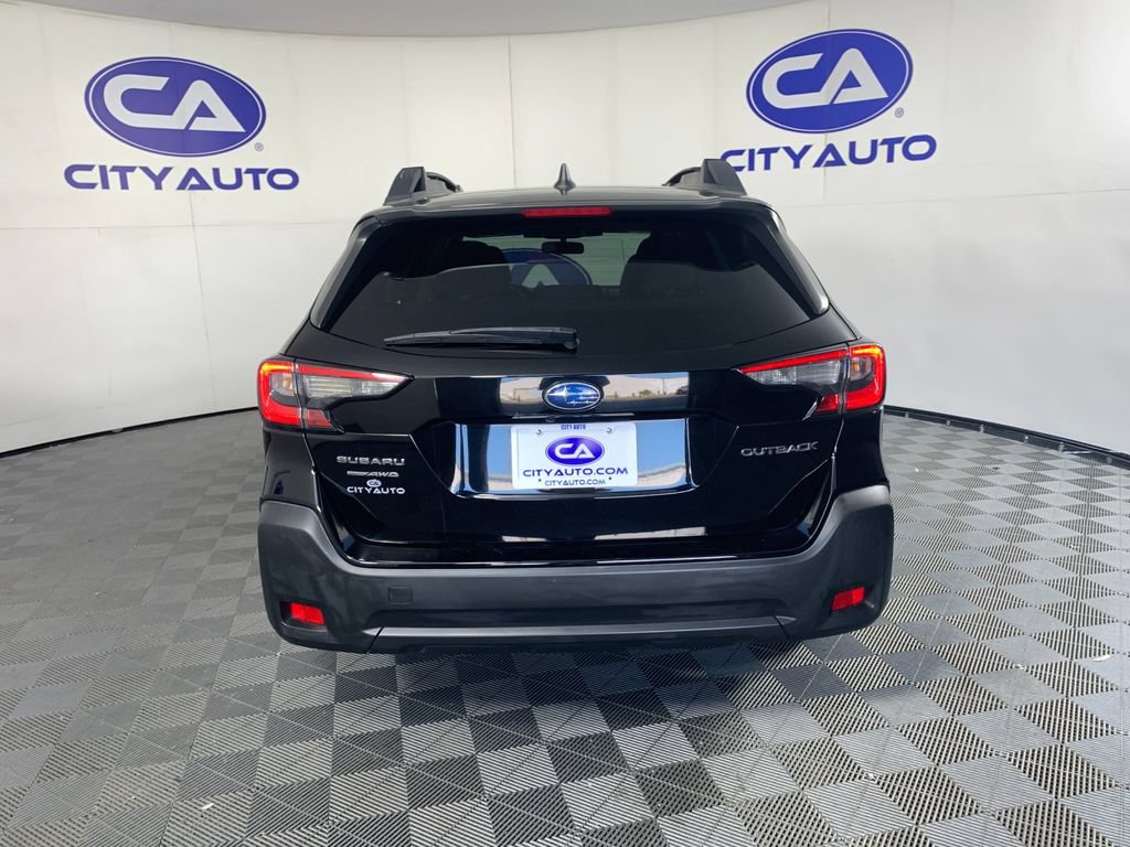 Used 2023 Subaru Outback Premium AWD/4WD image 4