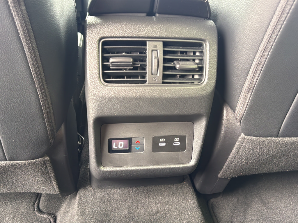 Used 2025 Nissan Rogue SL w/ Tech Package FWD image 15