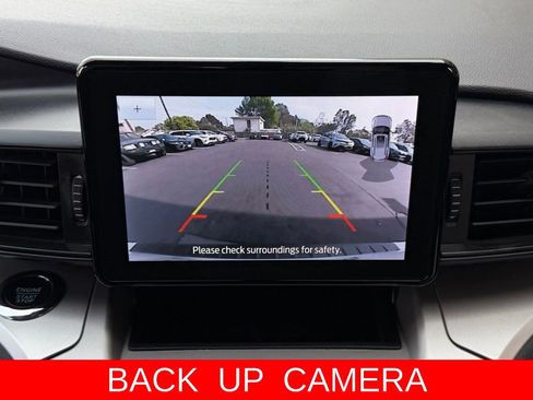 Used 2022 Ford Explorer XLT image 15