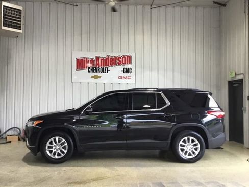 Used 2019 Chevrolet Traverse LT w/ LPO, Floor Liner Package AWD/4WD image 2