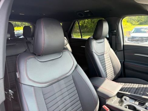 New 2026 Ford Explorer ST-Line AWD/4WD image 38