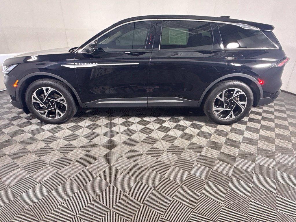 Used 2024 Lincoln Nautilus Premier w/ Equipment Group 102A AWD/4WD image 7