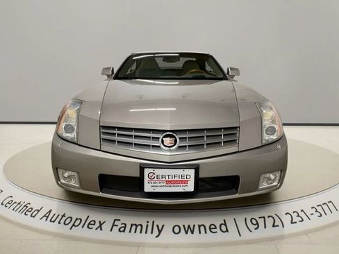 Used 2005 Cadillac XLR RWD image 14