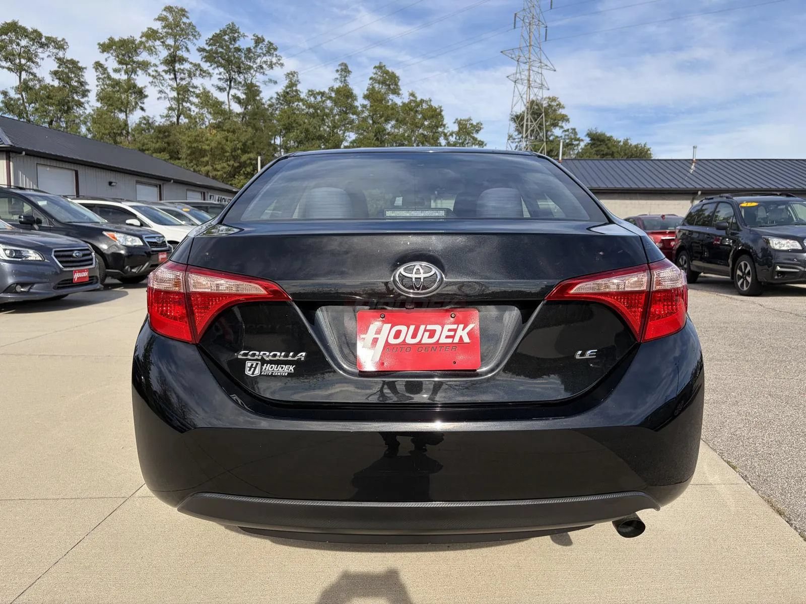 Used 2018 Toyota Corolla LE FWD image 7