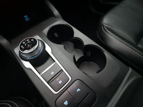 Used 2022 Ford Escape Titanium w/ Class II Trailer Tow Package image 17