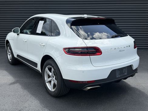 Used 2018 Porsche Macan AWD/4WD image 3