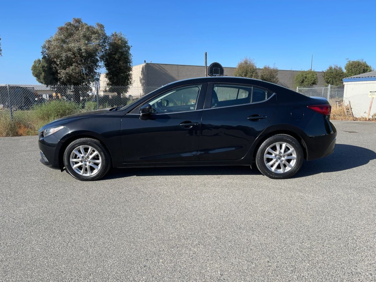 Used 2016 MAZDA MAZDA3 i Sport w/ Preferred Equipment Package FWD image 8