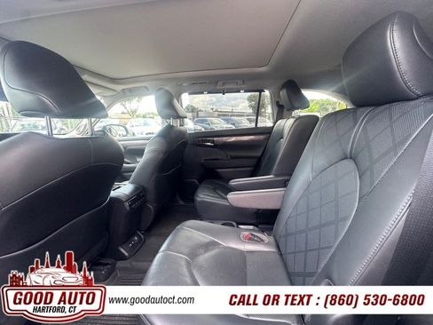 Used 2020 Toyota Highlander Platinum AWD/4WD image 7