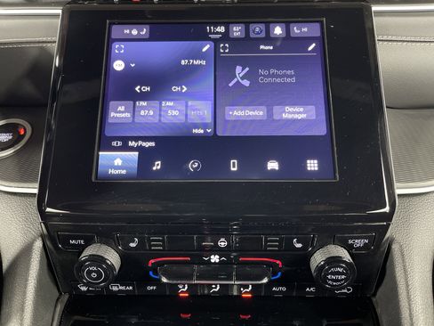 Used 2024 Jeep Grand Cherokee Altitude image 23