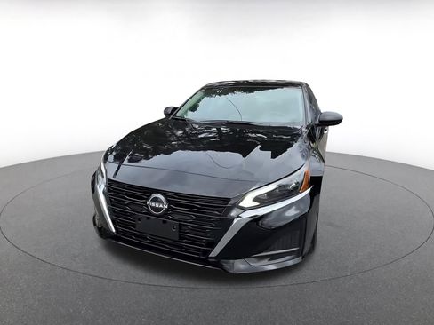 Used 2025 Nissan Altima 2.5 SV image 7