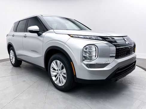 New 2025 Mitsubishi Outlander ES image 1