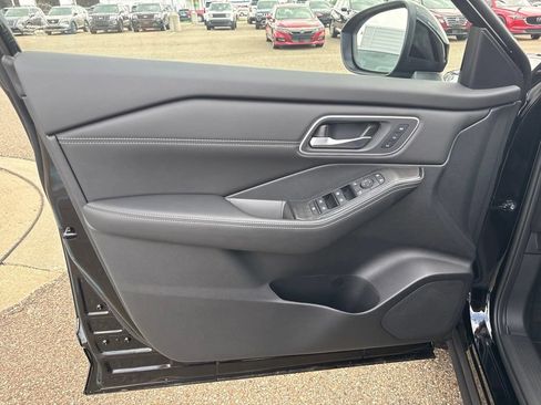 New 2026 Nissan Rogue Platinum AWD/4WD image 11