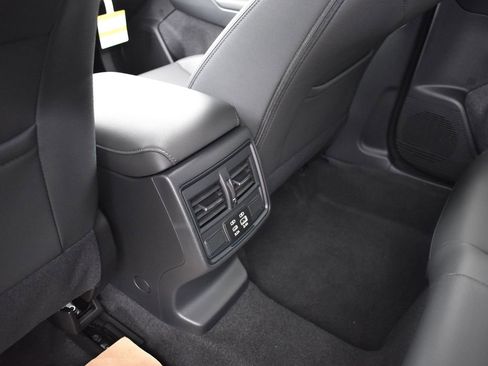 Used 2026 Subaru Outback Premium image 24