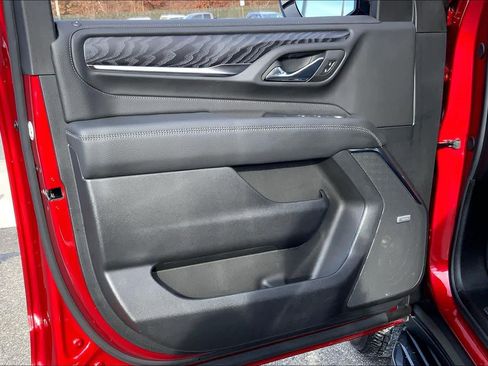 Used 2024 GMC Yukon XL Denali w/ Advanced Technology Package image 22