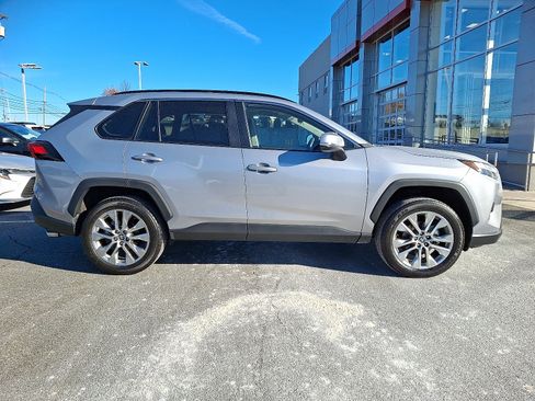 Certified 2025 Toyota RAV4 XLE Premium image 7