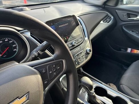 Used 2025 Chevrolet Malibu LT FWD image 21