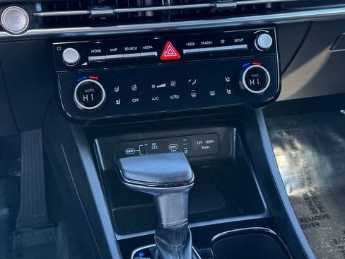 Certified 2025 Hyundai Santa Cruz Limited image 15