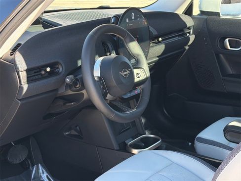 Used 2025 MINI Cooper 2-Door Hardtop image 14