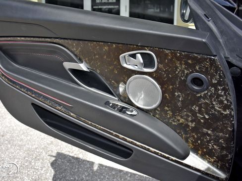 Used 2018 Aston Martin DB11 V12 image 18