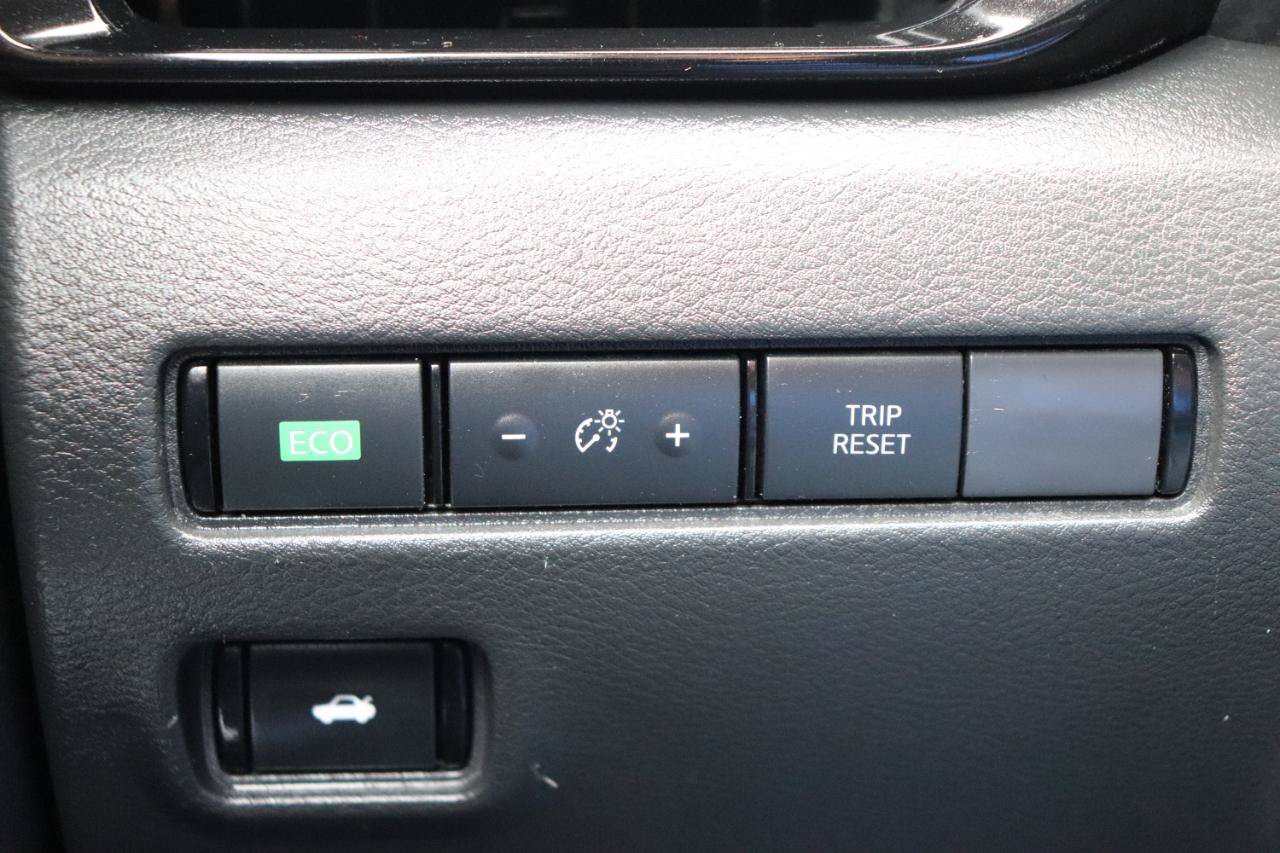 Used 2025 Nissan Sentra SR w/ Midnight Edition FWD image 38
