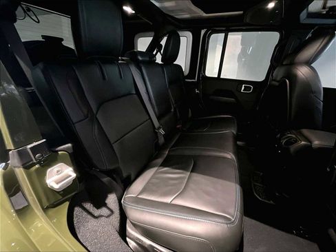 Used 2024 Jeep Wrangler Unlimited Rubicon 4xe image 32