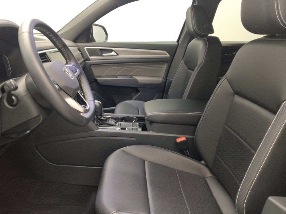 Used 2023 Volkswagen Atlas Cross Sport SE w/ Black Wheel Package FWD image 17